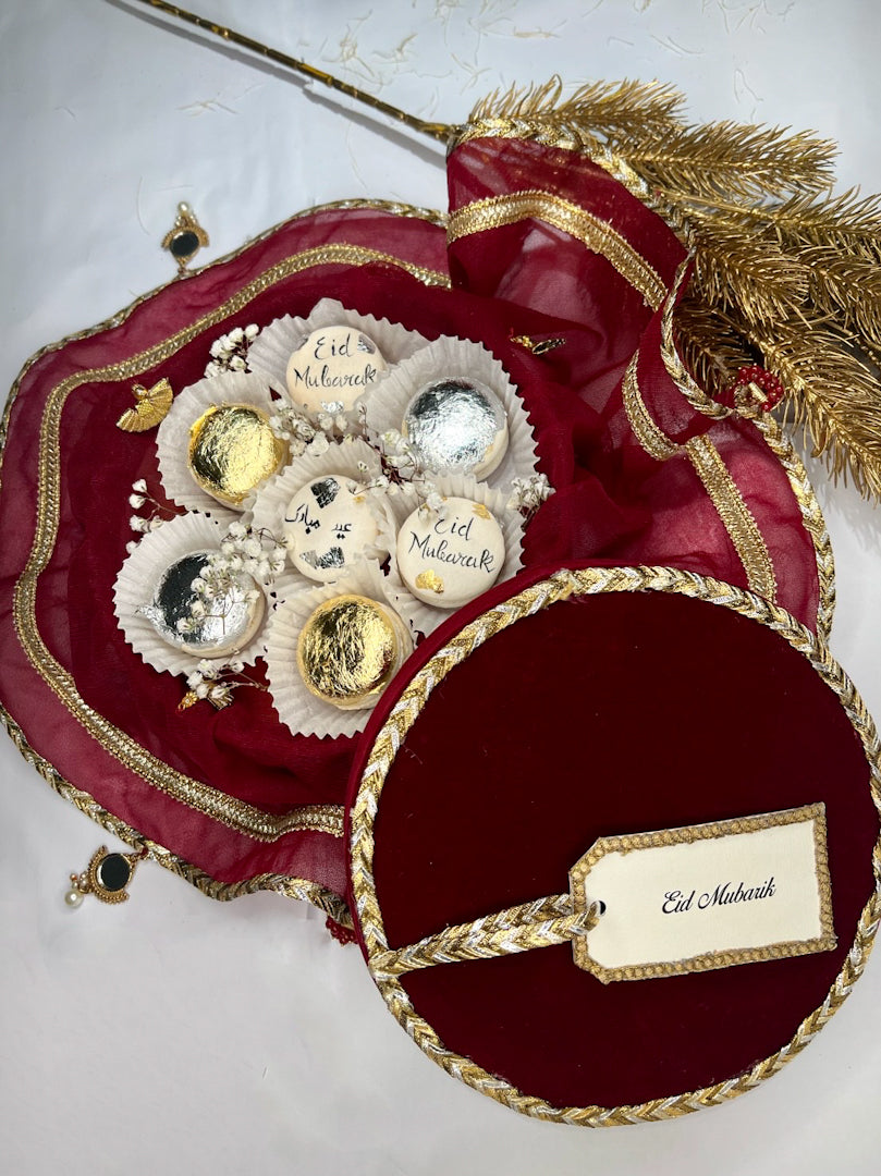 Circular Suede Box – The Black Rose